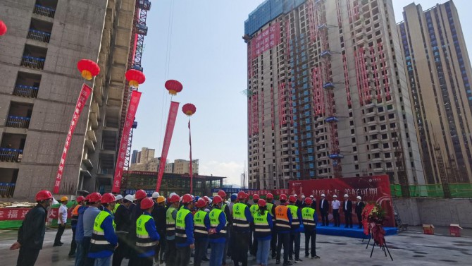 封頂大吉 美好可期--臨夏百酈天香項目7#、9#樓主體順利封頂